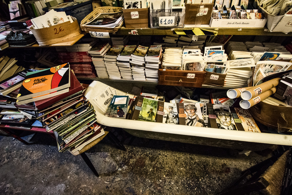 Bookstore Aqcua Alta